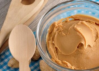 5 Reasons Why You Should Stop Eating Peanut Butter