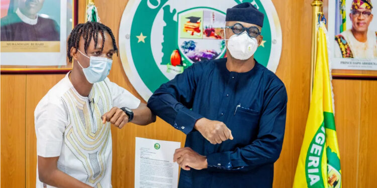 BBNaija Why Nigerians Critized Ogun Governor for Showering Gifts on Laycon