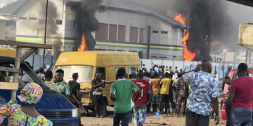 Videos Hoodlums Set Lagos Police Station on Fire