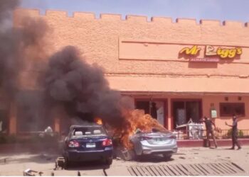 VIDEO: #ENDSARS: Gunshots, as hoodlums attack protesters, set cars ablaze in Jos