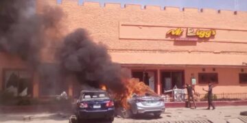 VIDEO: #ENDSARS: Gunshots, as hoodlums attack protesters, set cars ablaze in Jos