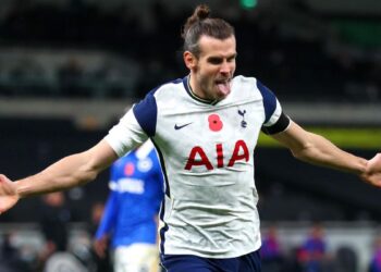 Spurs deepens romance with Gareth Bale by creating golf holes at training pitch