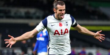 Spurs deepens romance with Gareth Bale by creating golf holes at training pitch