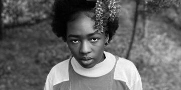 Kenyan Instagram Sensation Elsa Mojambo Wins People Choice Award