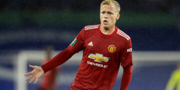 Donny van de Beek sparks injury scare with photo of swollen ankle