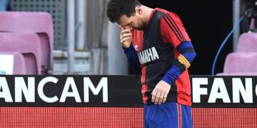 Messi fined €600 after paying tribute to Diego Maradona
