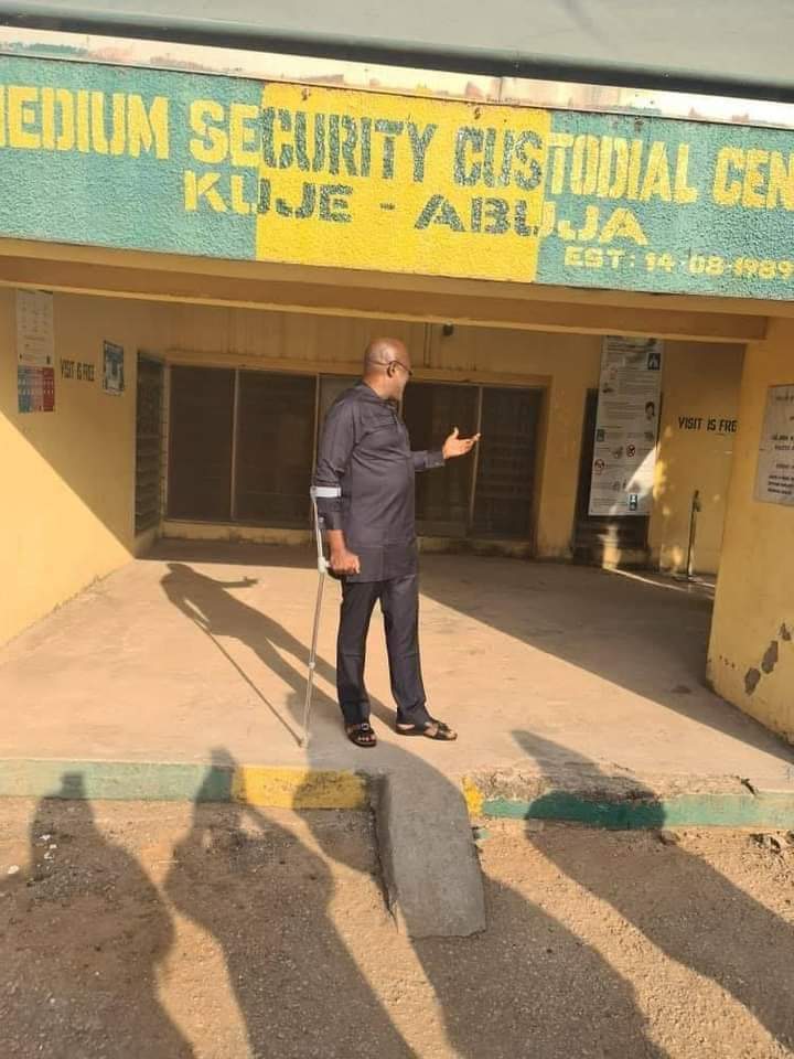 PHOTOS: Ex-PDP Spokesman, Olisa Metuh Released From Kuje Prison [Politics, Top Stories] ()
