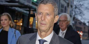 Beny Steinmetz Mining Tycoon In Swiss Trial Over Guinea Deal