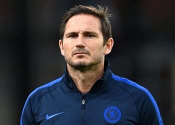 Blues boss Frank Lampard vows to repay Chelsea fans over supportive banner