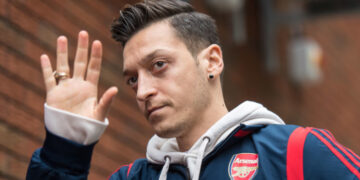 Fenerbahce close to sealing Mesut Ozil move