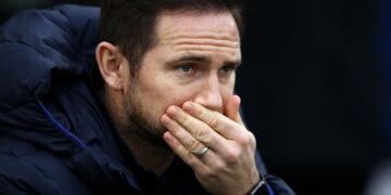 Frank Lampard receives three-match ultimatum to save his Chelsea job