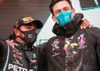 Mercedes boss Toto Wolff upbeat about sealing Hamilton deal
