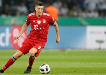 Lewandowski breaks Muller’s Bundesliga record, takes tally to 21 goals