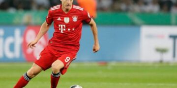 Lewandowski breaks Muller’s Bundesliga record, takes tally to 21 goals