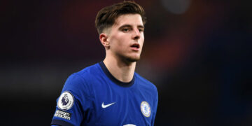 Mason Mount penalty rescues a point at St Mary as Chelsea remain unbeaten