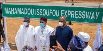 Nigerians Flay Buhari For Naming Abuja Road After President Of Niger Republic