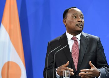 Outgoing President Of Niger Joins Mandela, Sirleaf, Wins Mo Ibrahim Prize