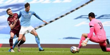 10-man Leeds stuns Manchester City 2-1 at Etihad