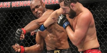 Usman knocks out Masvidal to retain title, pays tribute to Dad