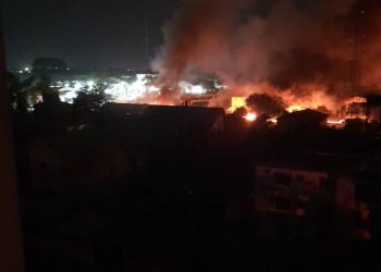 PHOTOS: Gunmen Attack Imo Police Command, Prison, Free Over 1500 Inmates, Set Vehicles Ablaze