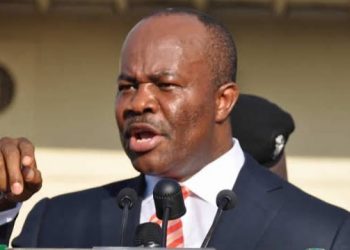 I Didn't Offer $350,000 Bribe To EFCC Chairman, Wasn't Held in Detention - Senator Akpabio