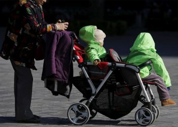 China Bows To Pressure, Allows Couples To Have Three children