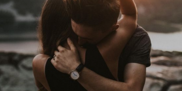 UK To Begin Hugs, Indoor Dinning From May 17, As Lockdown Eases