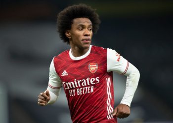 Arsenal winger Willian eyes Chelsea return