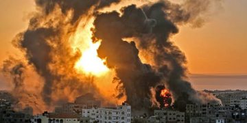 Fears of 'full-scale war' as Israel-Palestinian clashes kill many