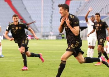 Lewandowski breaks Gerd Muller’s record with 41st Bundesliga goal