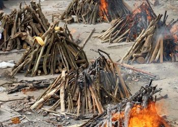 Panic as India Records More Than 4,000 COVID-19 Deaths In a Day