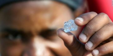 Mystery Stones Spark Diamond Rush In Poor South African Region