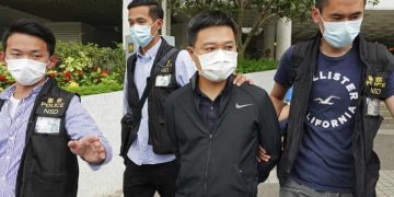 Hong Kong Police Raid Apple Daily Newspaper, Arrest Editor-in-Chief