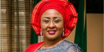 Reactions Trail Governors Wives Flight To Dubai To Present Birthday Cake To Nigeria's First Lady