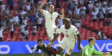 Euro 2020: Sterling steals win for England against Croatia
