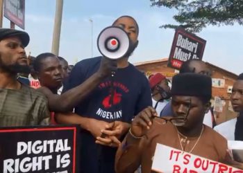 #June 12 Protest: Twitter In Solidarity With Nigeria As Protesters Storm Streets