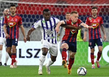 Nigeria vs Cameroon: Hungary-based Vincent Onovo receives late Eagles’ call up