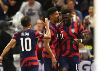 Daryl Dike’s double sends USA to Gold Cup knockouts.