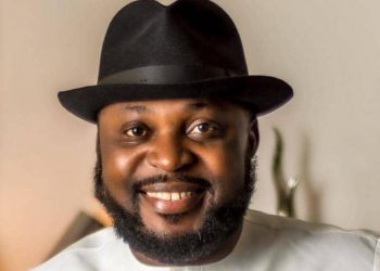 Moses Siasia Awards Scholarship To Joe Blackson's Kids