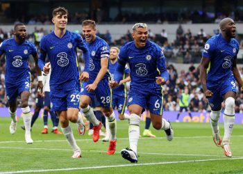 Chelsea Outclass Spurs To Top Premier League Table