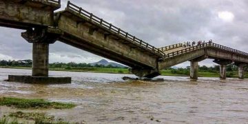 Nigerian Lawmaker Warns Of Lagos-Benin Bridge Collapse