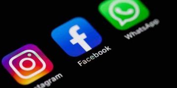 Internet Surfers Frustrated As WhatsApp, Facebook, Instagram Crash