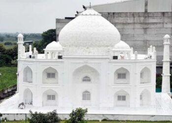 India Husband Builds Taj Mahal Replica Home For Wife In Show Of Love