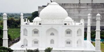 India Husband Builds Taj Mahal Replica Home For Wife In Show Of Love
