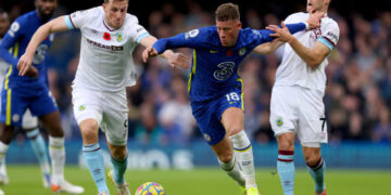 Burnley Force Wasteful Chelsea To Draw