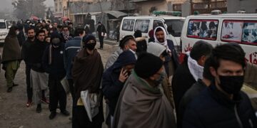 Afghanistan: Hundreds Queue For Passports In Bid To Leave The Country