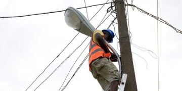 Nigerians Complained More About Electricity, Banking, Aviation In 2021— Consumer Protection Commission