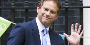 UK To Scrap Red List, Replace With Testing For Fully Vaccinated Persons