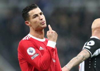 ‘Bunch Of Whingebags’ – Gary Neville Hits Out At Manchester United Players