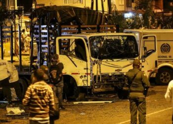 Eleven Colombian Police Wounded In Explosives Attack On Truck